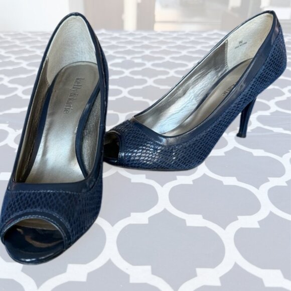 Office Siren Blue Snakeskin Peep Toe Pumps - Kelly & Katie - Size 8 EUC - Picture 3 of 9